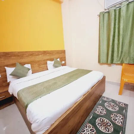 Hotel Star House